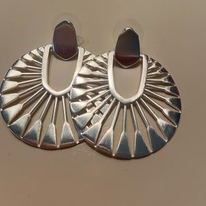 Kendra scott earrings